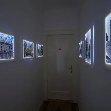 Apartmán Luxury Air-conditioned Family Spitalska Old Town *